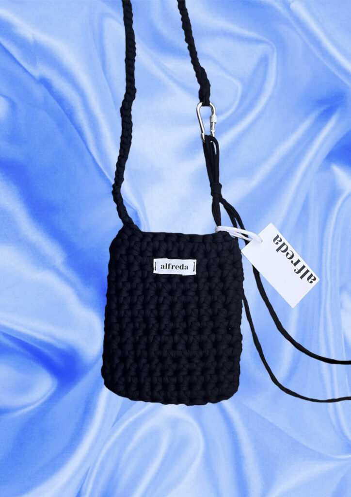 alfreda mini crossbody bag s karabinou