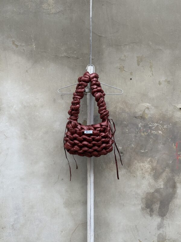 cloud bag velikost M red