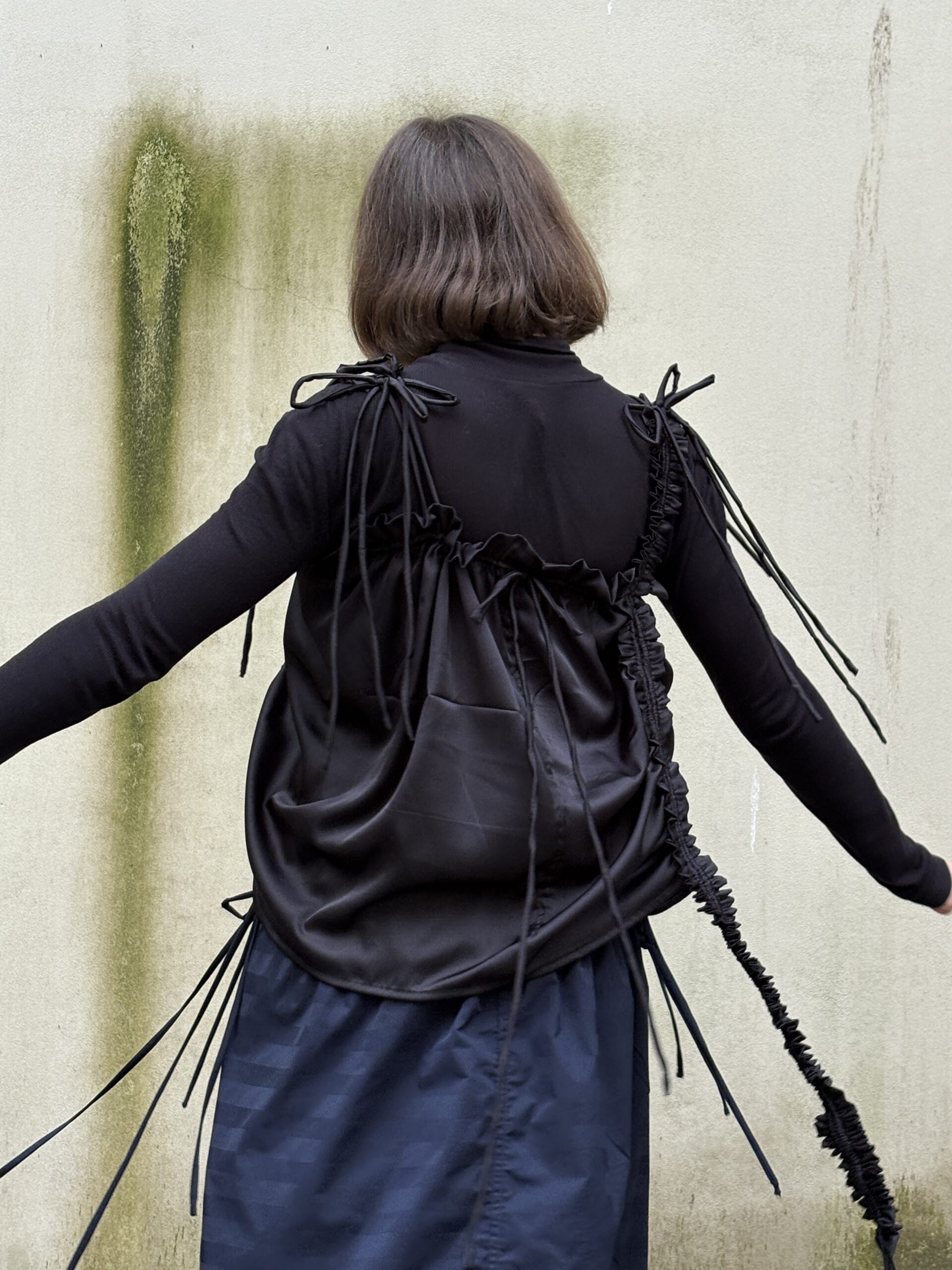 saténový audre TOP black - Obrázek 3