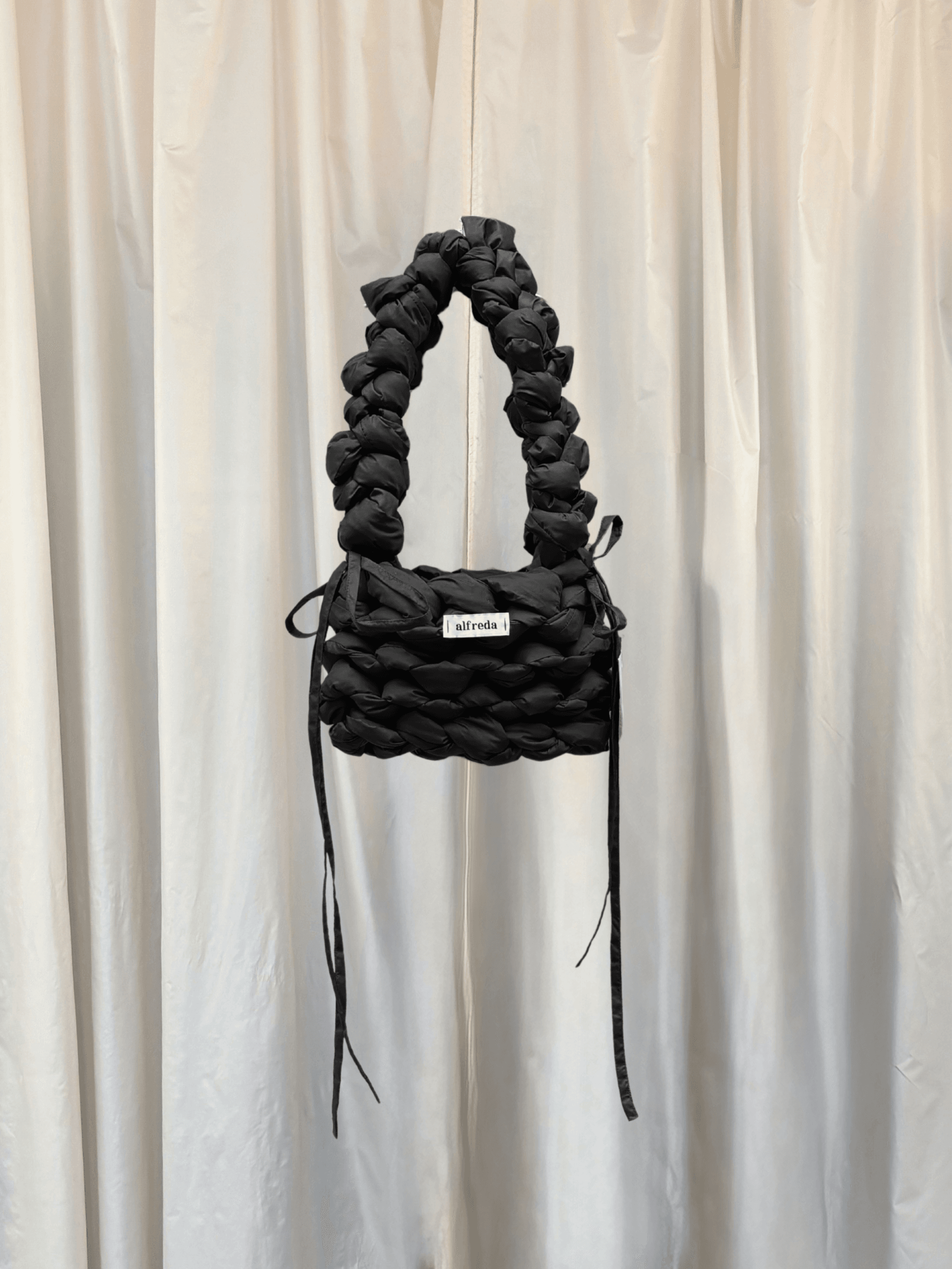 cloud bag velikost S horizontal - black