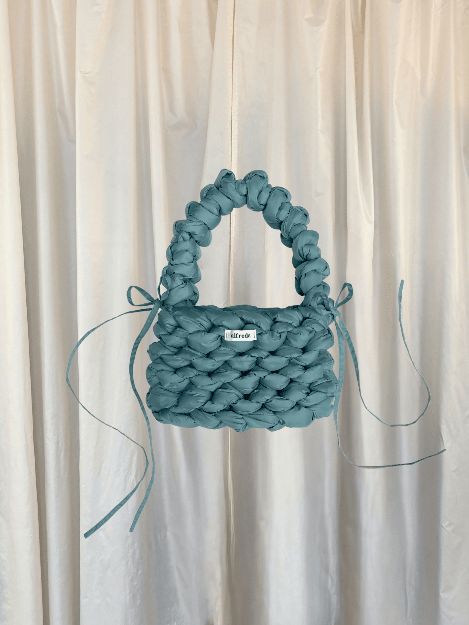 cloud bag velikost M - mentol