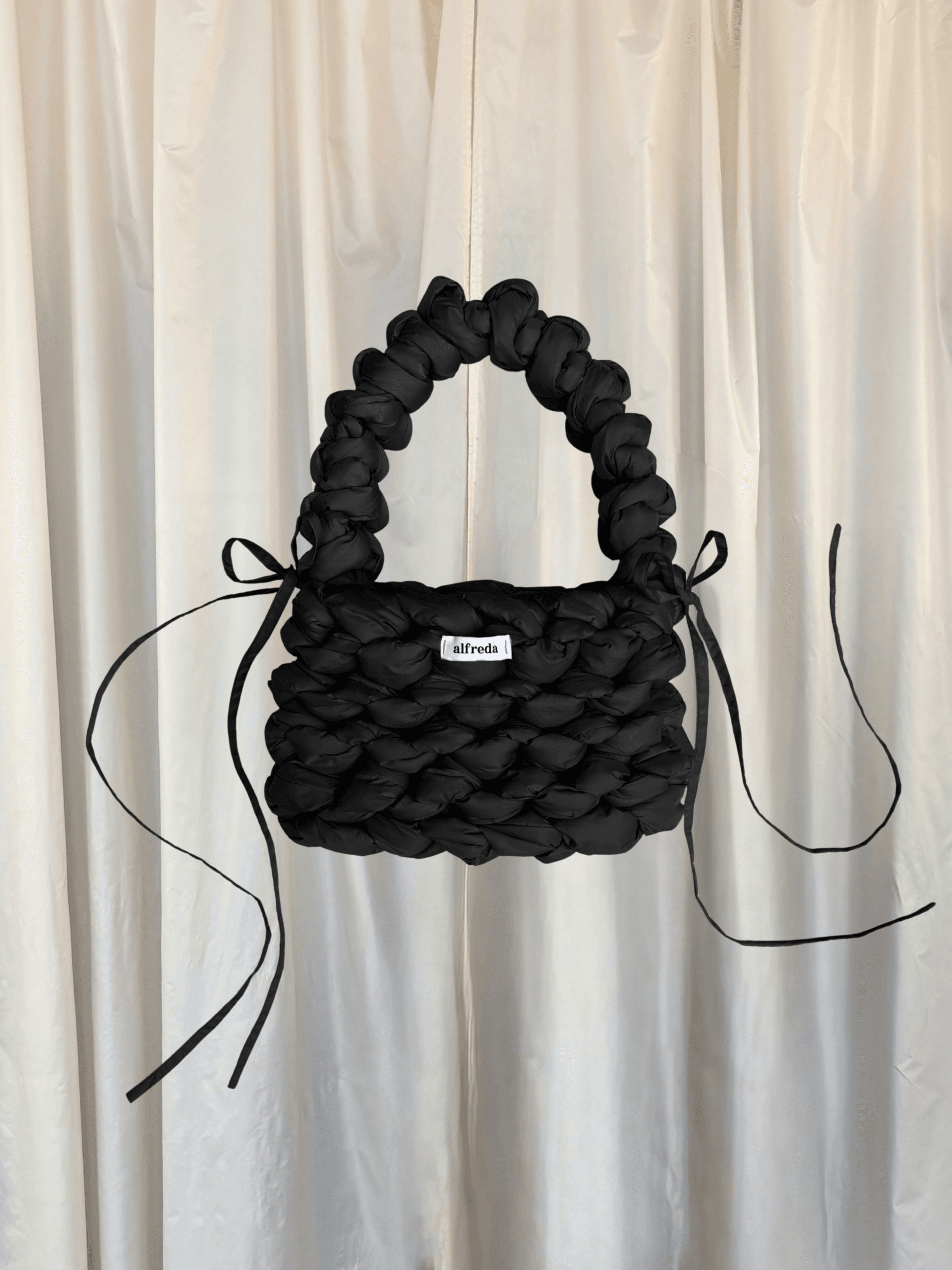 cloud bag velikost M - black