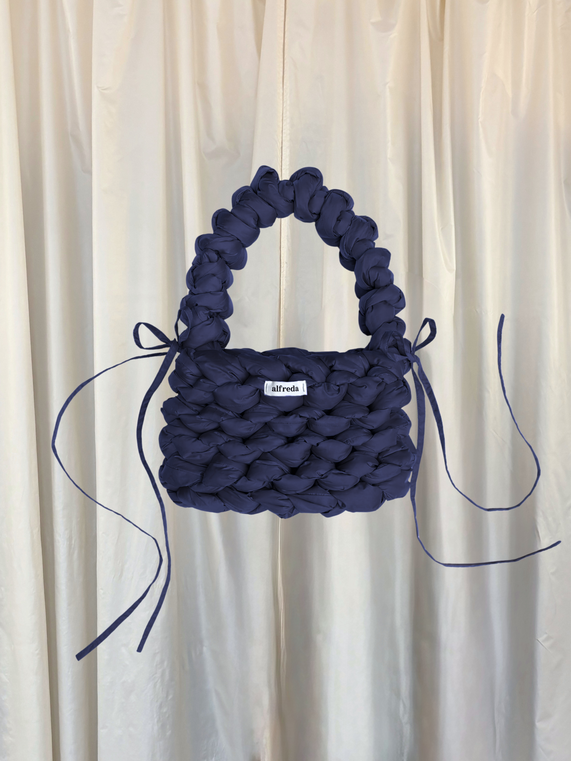 cloud bag velikost M - dark blue