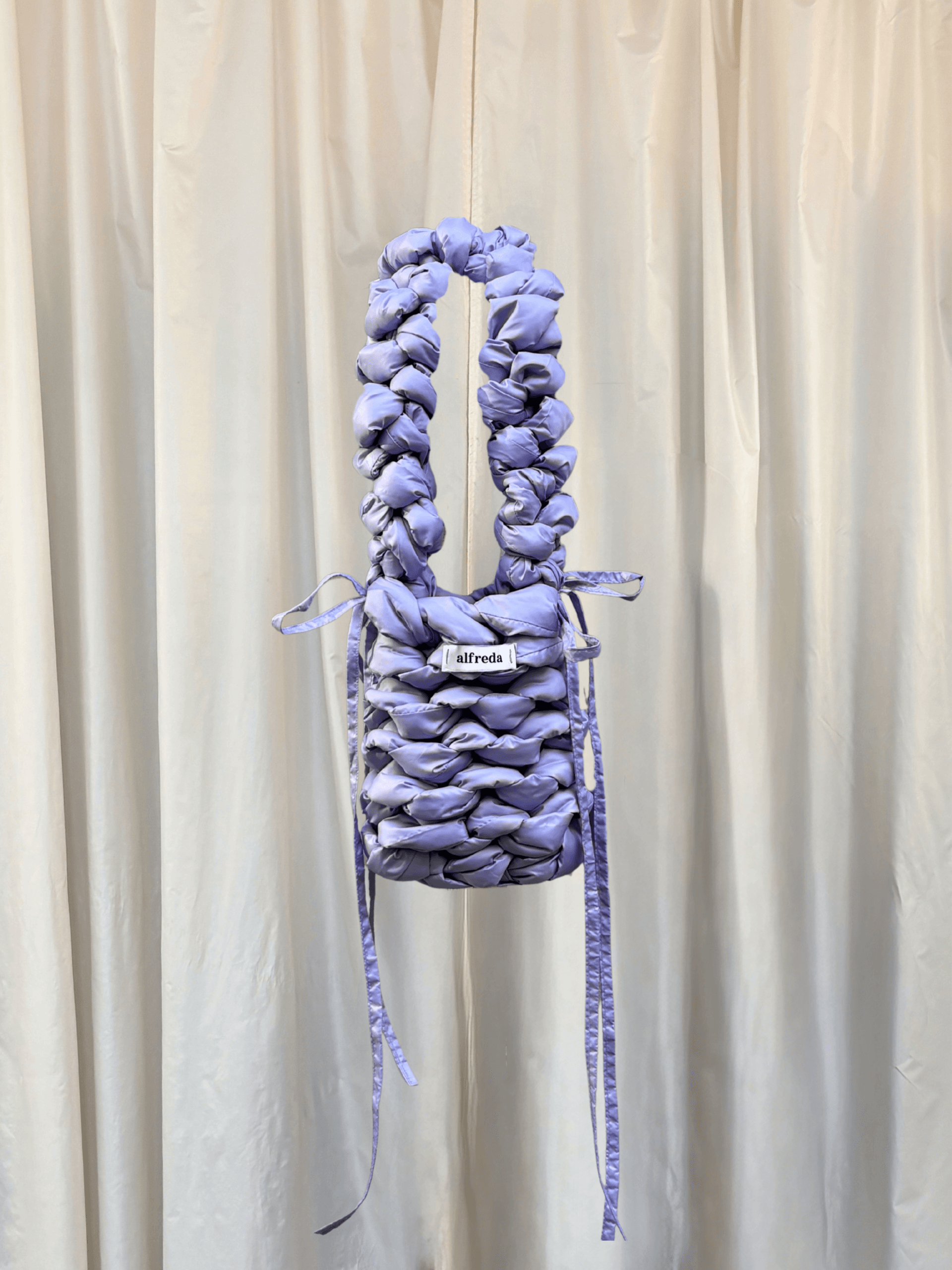 cloud bag velikost S vertical lila