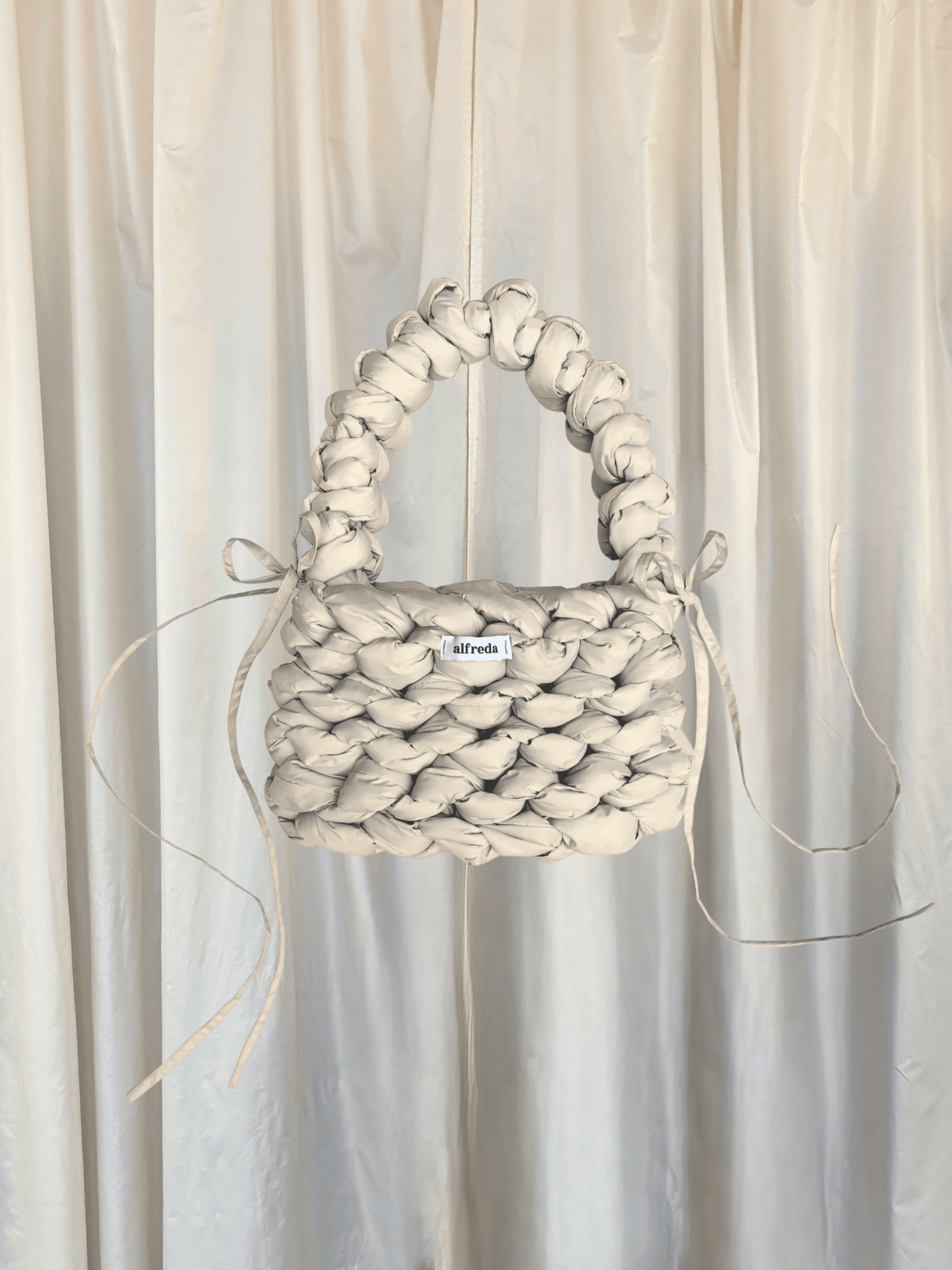 cloud bag velikost M - cream