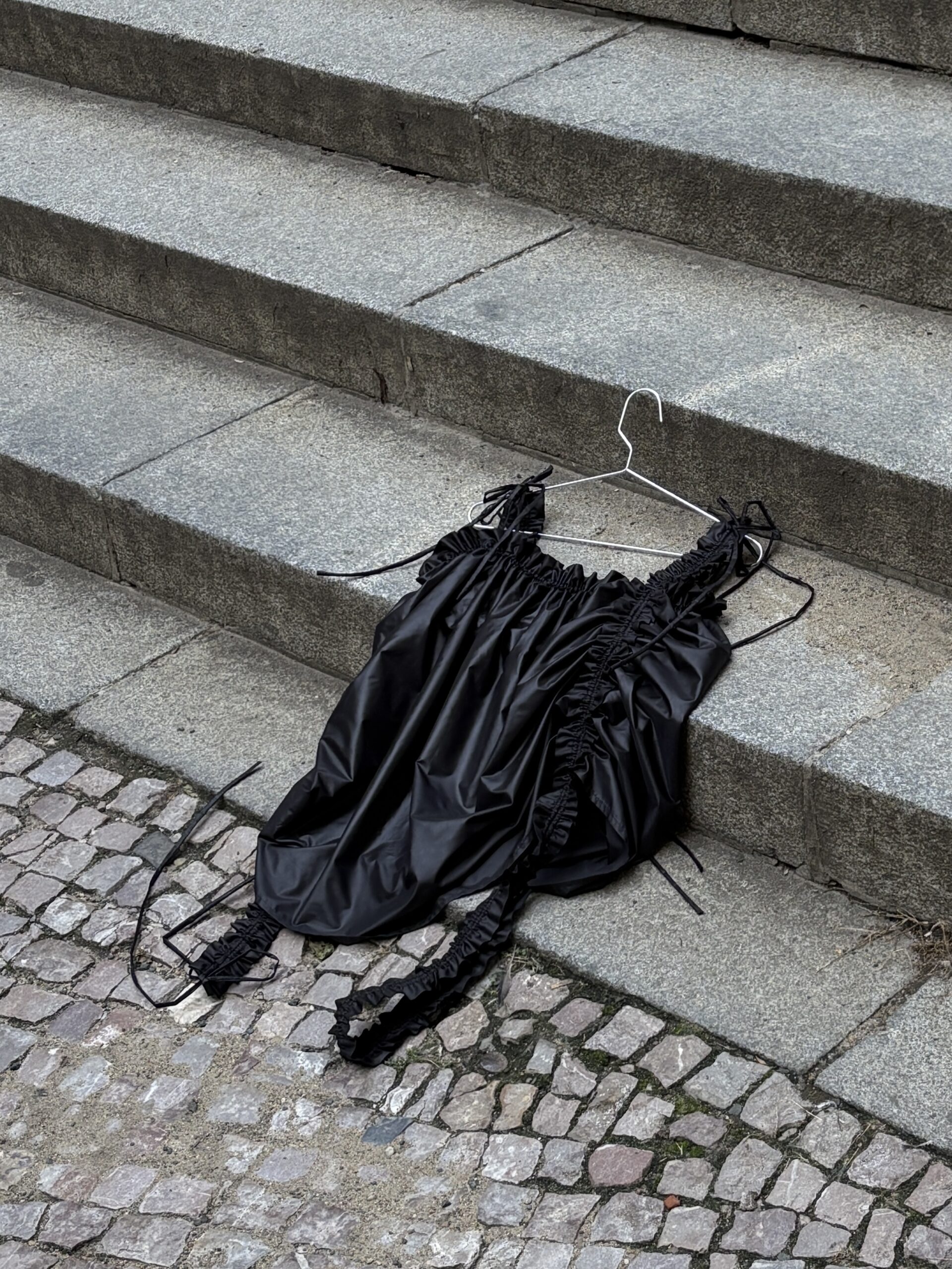 šusťákový audre TOP black - Obrázek 2