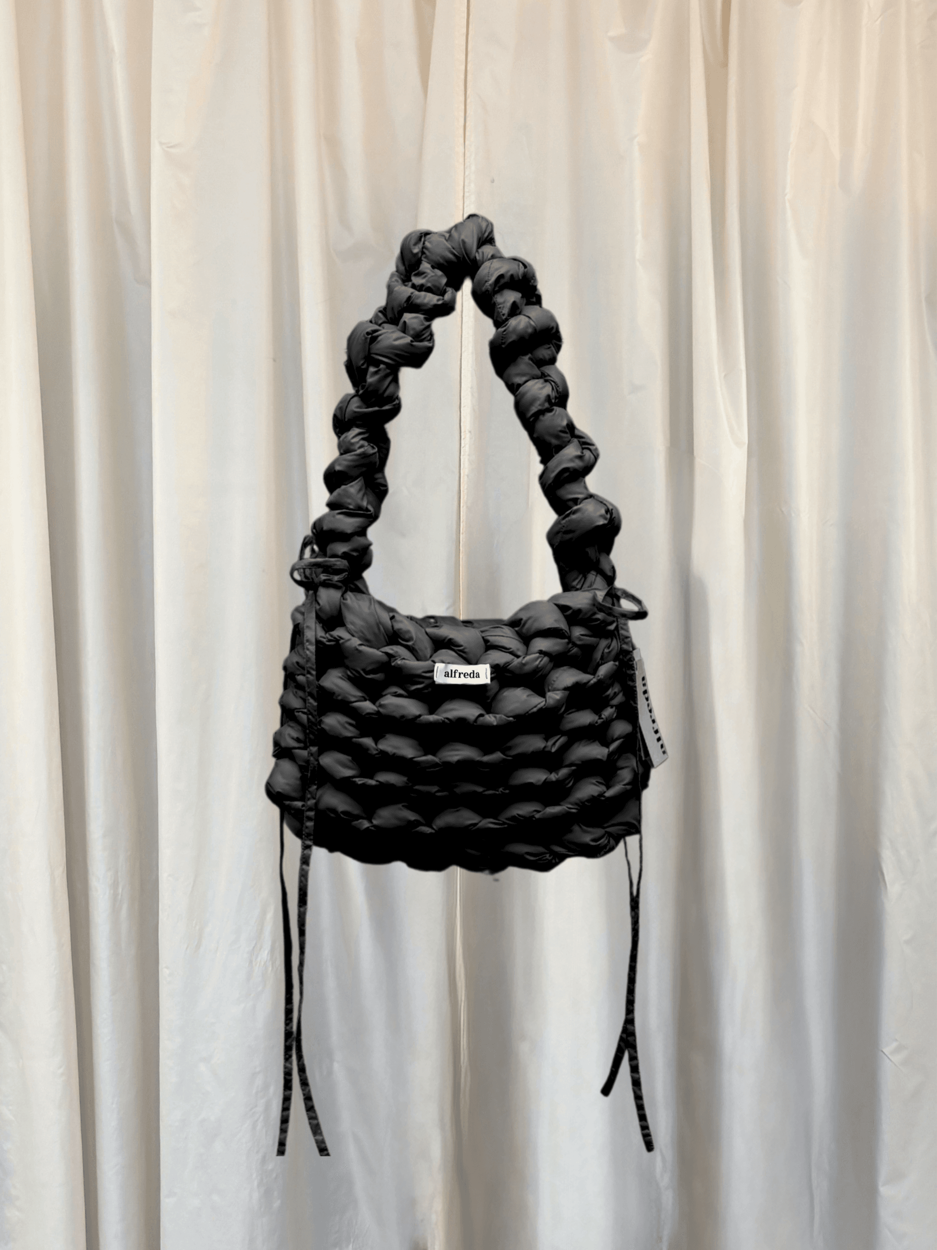 cloud bag velikost L - black